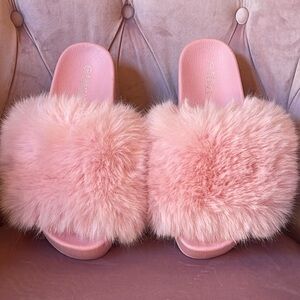 Barbie Pink Faux Fur Platform Slides🌸